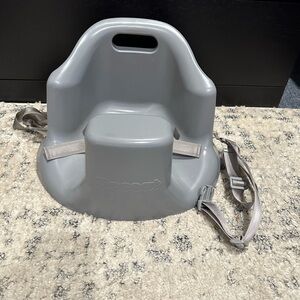 Upseat baby floor seat